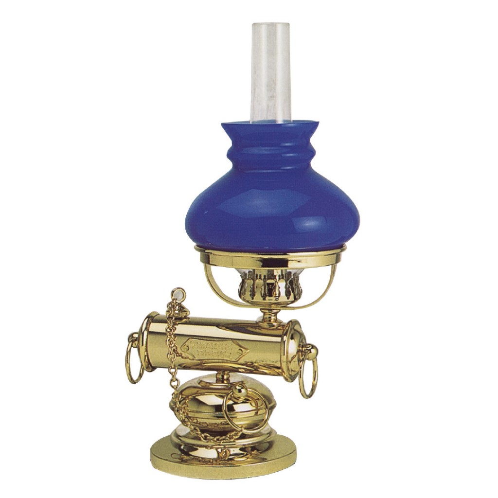 La lampada in ottone modello nashville, perfetto complemento d'arredo in stile marinaro.